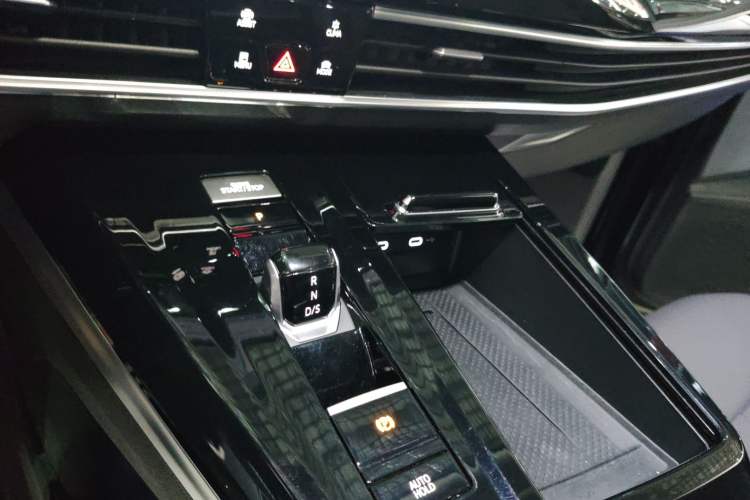 Used Volkswagen Talagon 2024 380TSI All-Wheel Drive Luxury Prestige Pro 7-Seater Gear Lever