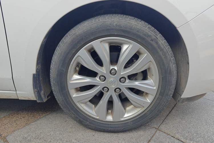 Used Buick GT 2021 Revised Version Flagship 1.5L Automatic Elite Edition Right Front Wheel Hub