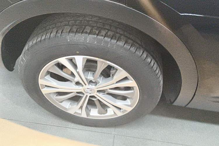 Used Buick Envision 2023 Encore Plus 652T Five-Seat All-Wheel-Drive Luxury Model