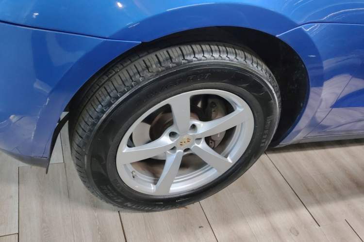 Used Porsche Macan 2014 Macan 2.0T Left Front Wheel Hub