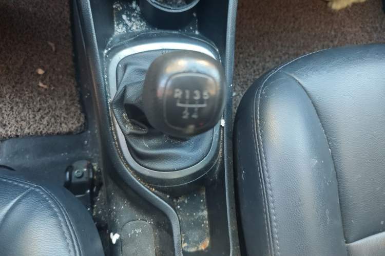 Used Kia K2 2015 Sedan 1.4L MT GLS Gear Lever