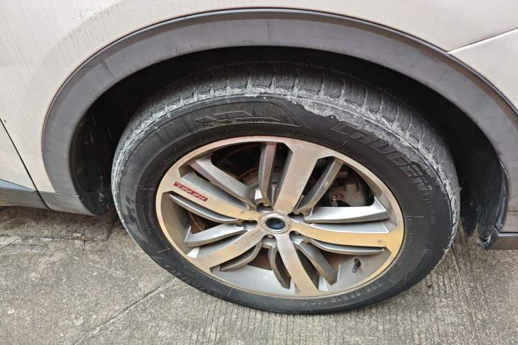 Used Haval H6 2017 Red-Label 1.5T Automatic Two-Wheel Drive Smart Edition Right Front Wheel Hub