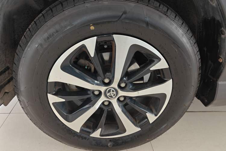 Used Toyota RAV4 2016 2.0L CVT Two-Wheel Drive Comfort Edition China V Standard