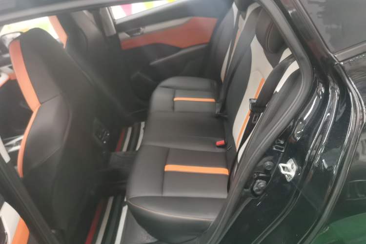 Used Dongfeng Aeolus Yixuan 2023 Mach Edition 1.5L Automatic Chasing Shadow Version Left Rear Seat