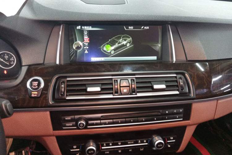 Used BMW 5 Series 2014 535Li Leading Model
