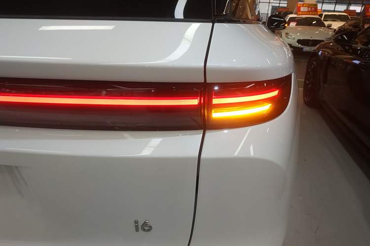 Used Li Auto Li Auto i6 2025 Model Two-Wheel-Drive Standard Type
