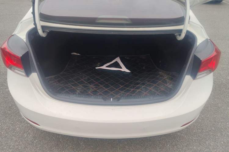 Used Hyundai Elantra (5th Generation / Langdong) 2015 1.6L Automatic Leading Model Trunk