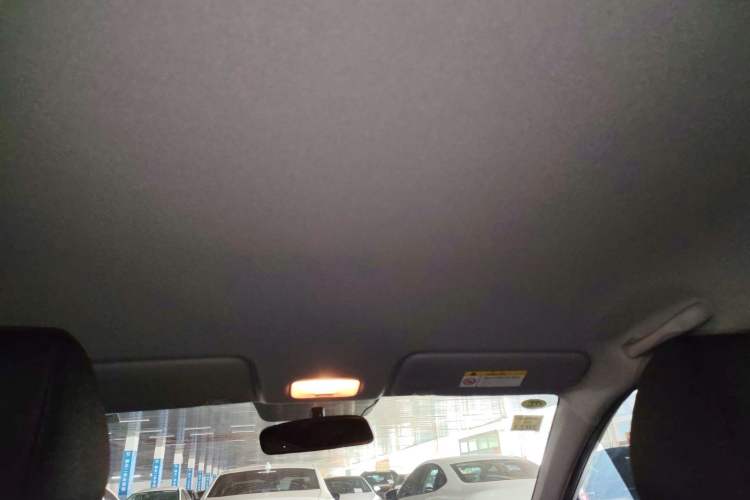 Used Hyundai Verna (older generation) 2020 1.4L Manual GL Refreshed Edition Headliner