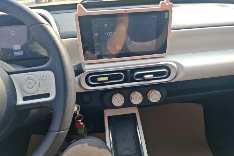 Used Wuling Hongguang MINIEV 2024 3rd Generation 215km Advanced Version
