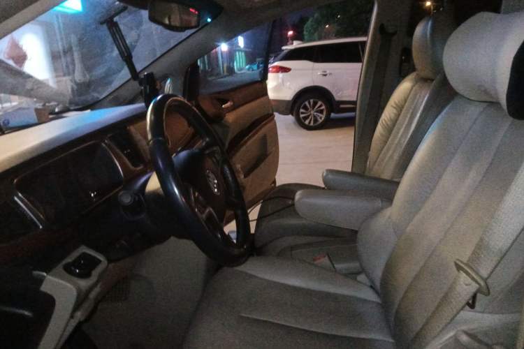 Used Buick GL8 2015 2.4L Luxury Business Premium Edition
