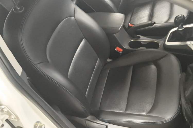 Used Hyundai Elantra (6th Generation / Lingdong) 2016 1.6L Manual ZhiXuan · Dynamic Model Right Front Seat