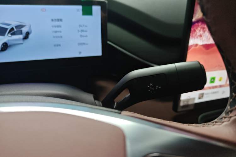 Used Geely Galaxy L6 2025 EM-i 140km Starship Edition Gear Lever