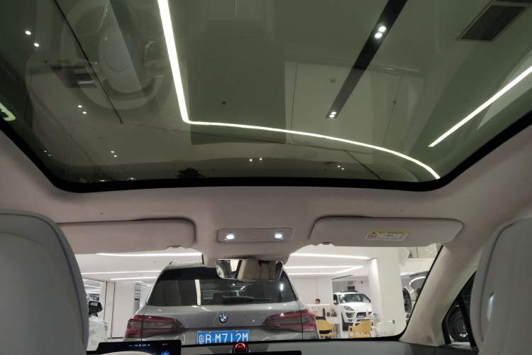 Used Hima Luxeed R7 2024 All-Electric 736 km Ultra Headliner