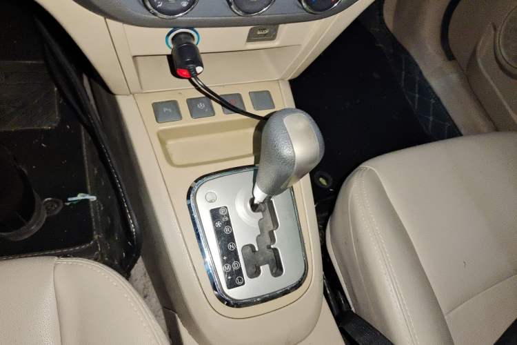 Used Chery E5 2014 1.8L CVT ZHUOYUE Sunroof Model
