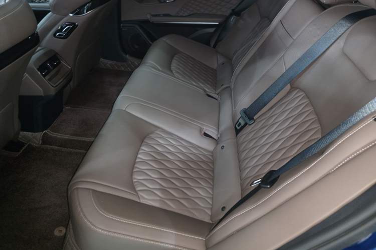 Used BYD Han 2022 DM-i 121KM Prestige Model
