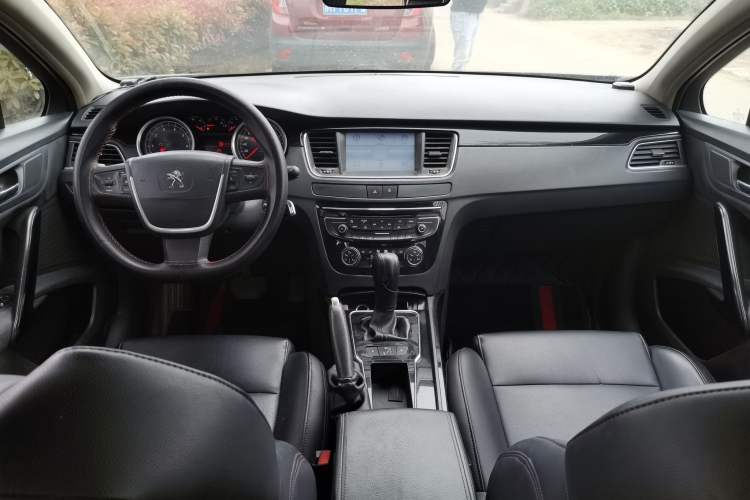 Used Peugeot 508 2013 2.0L 2nd Anniversary Edition with Automatic Sunroof – Classic Version Center Console