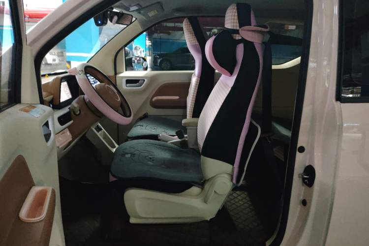Used Wuling Hongguang MINIEV 2024 3rd Generation 215km Youth Edition Left Front Seat