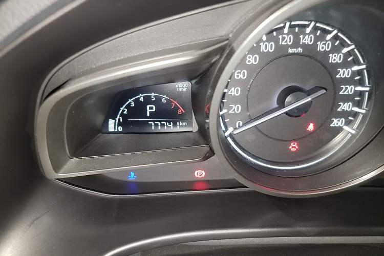 Used Mazda 3 Axela 2019 Cloud-Controlled Sedan 1.5L Automatic Luxury Model China VI Standard Odometer Close Up