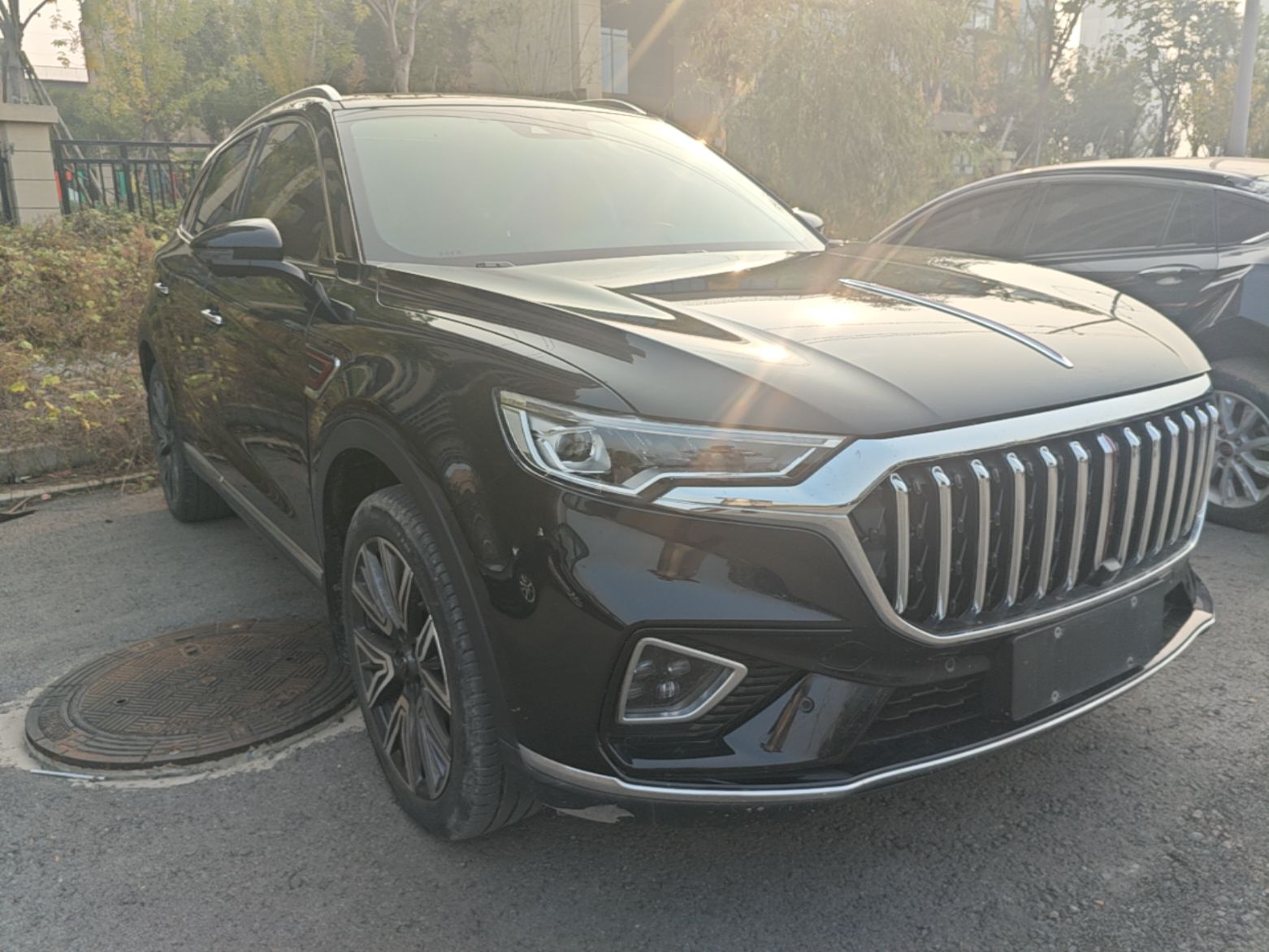 Hongqi HS5 2022 Facelifted Version 2.0T Smart Connect Flagship All-Wheel-Drive Edition — снимка 3
