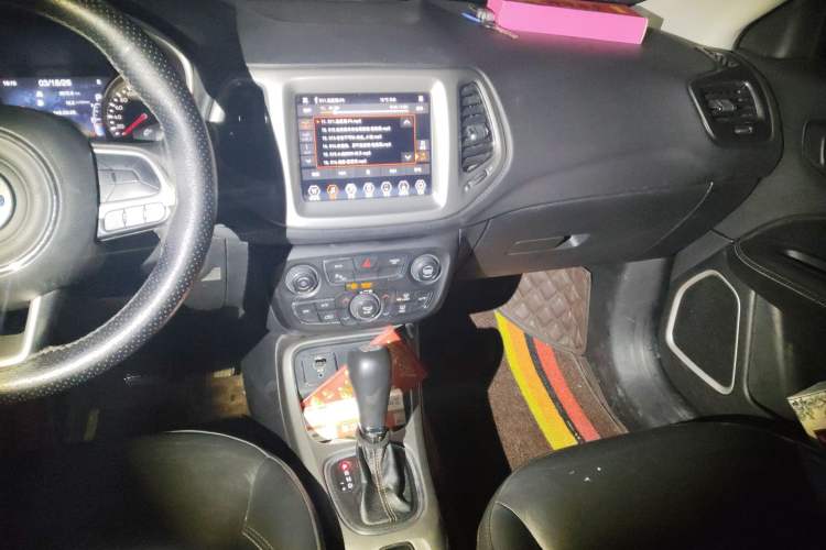 Used Jeep Compass 2017 200T Automatic Family Edition
