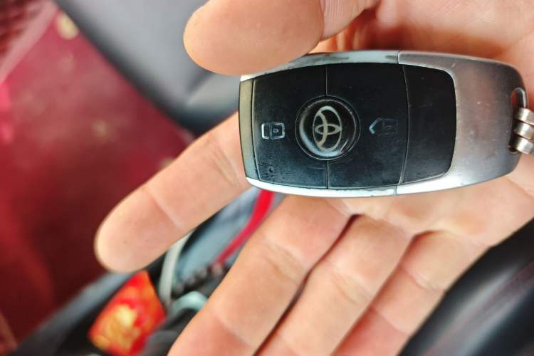 Used Toyota Levin 2019 Dual-Engine 1.8H E-CVT Sport Edition China VI Standard Vehicle Key