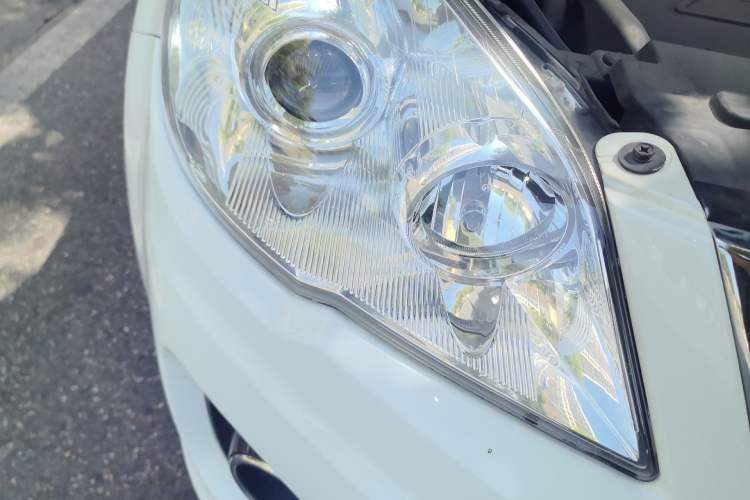 Used Haval H6 2016 Upgraded Model 1.5T Manual Two-Wheel Drive Elite Version Right Front Headlight