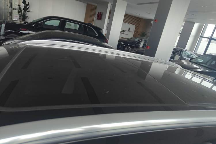 Used Hongqi HS5 2023 2.0T Qixiang Pro Edition Roof