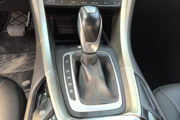 Used Ford Mondeo 2013 2.0L GTDi 200 Luxury Model
