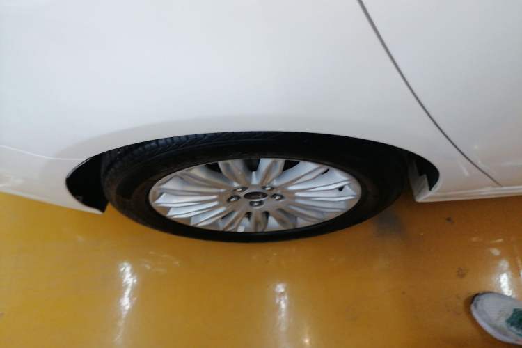 Used Ford Mondeo 2013 2.0L GTDi 200 Fashion Edition Right Rear Wheel Hub