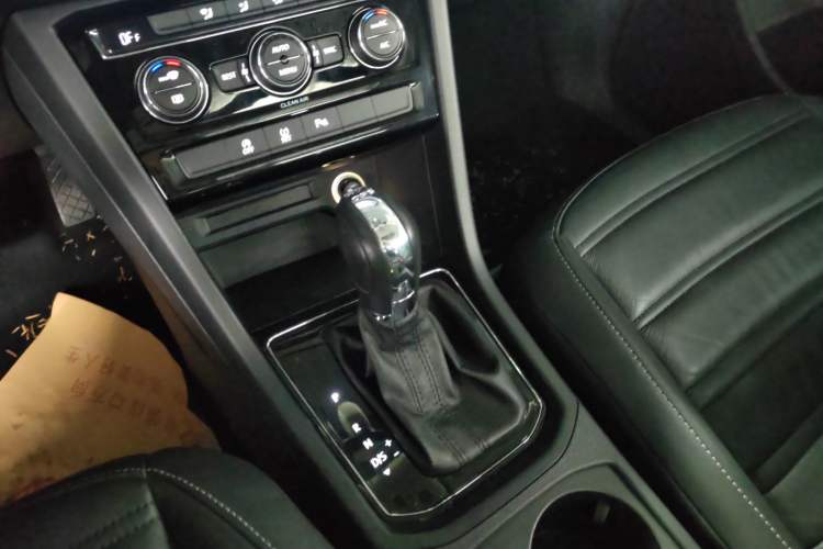 Used Volkswagen Touran 2016 Volkswagen Touran L 280TSI DSG Comfort Edition
