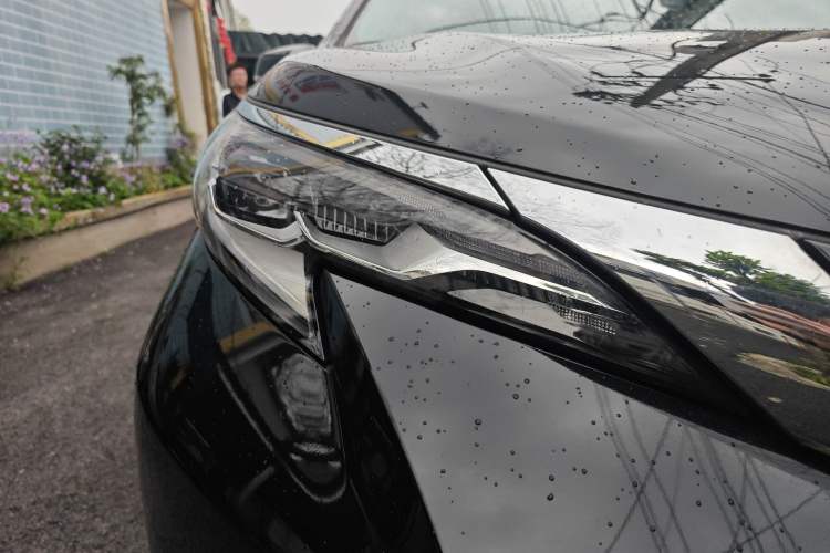 Used Toyota SIENNA 2024 2.5L Hybrid Comfort Edition Right Front Headlight