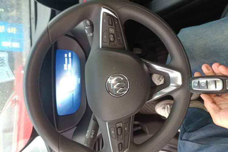 Used Buick Velite 6 2023 Revised Version 430 km Range – Commuter Edition Interior 1