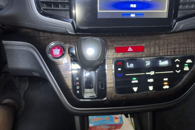 Used Honda Odyssey 2015 Updated Version 2.4L Smart Edition Gear Lever