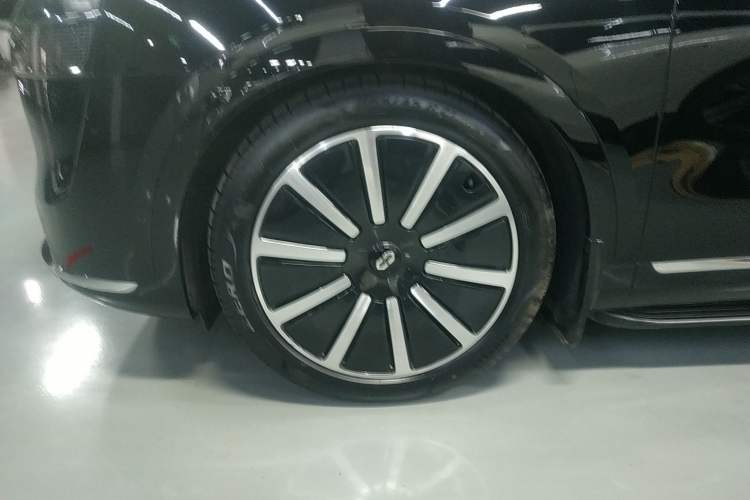 Used Hima AITO M9 2025 Extended-Range Max Version 52 kWh 6-Seater Edition