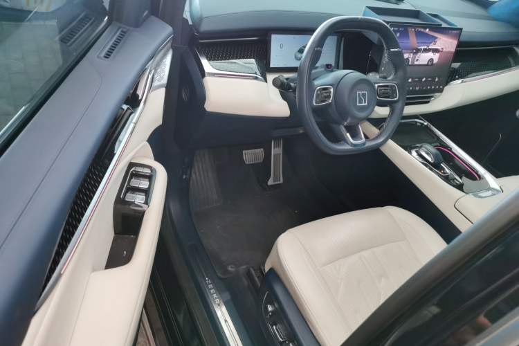 Used Zeekr 009 2024 7-Seater Walk-Through Version Four-Wheel Drive 108 kWh
