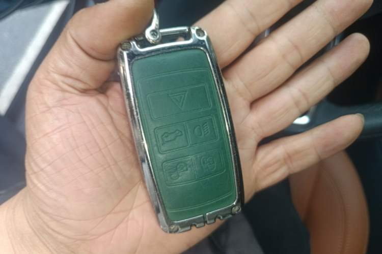 Used Jaguar XEL 2024 2.0T 250 PS R-DYNAMIC S Ebony Black Sport Edition Vehicle Key