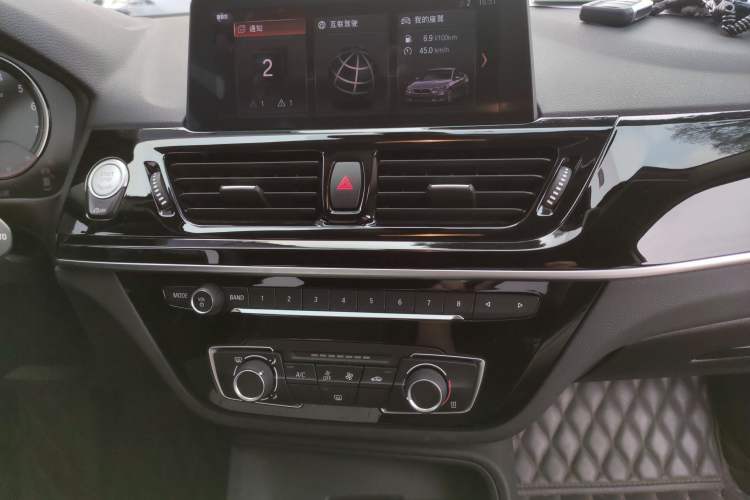 Used BMW 1 Series 2021 120i M Sport Edition Audio And AC Panel