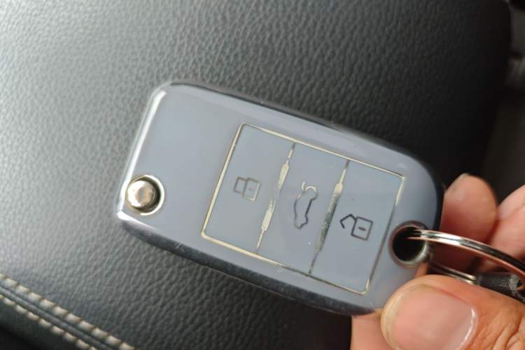 Used Roewe RX5 2016 20T Two-Wheel Drive Automatic Internet Smart Edition