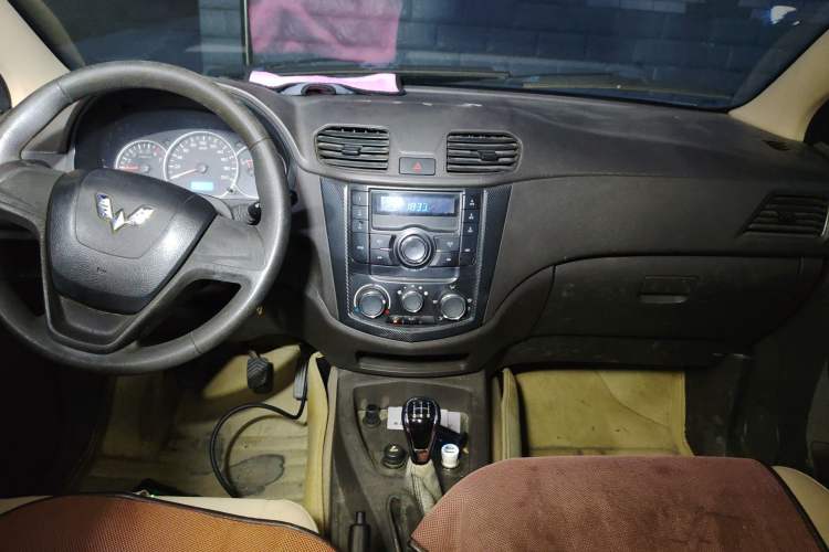Used Wuling Hongguang 2014 1.5L S Standard Version Audio And AC Panel