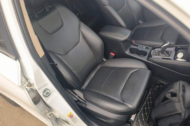 Used BYD Song 2020 Classic Edition 1.5T Automatic Elite Model Right Front Seat