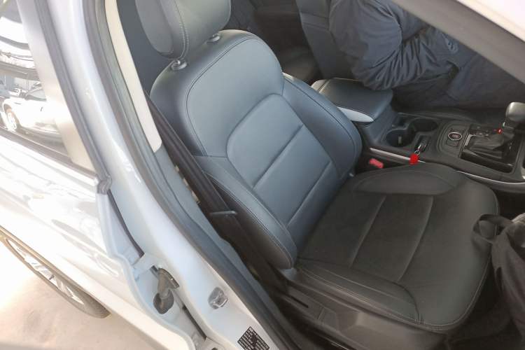 Used Qoros 5 2018 Revised Version 1.6T Automatic Leading Edition