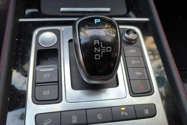 Used BYD Tang New Energy 2018 DM 2.0T All-Wheel Drive Smart Connect Advanced Model 7 Seats China V Emission Standard