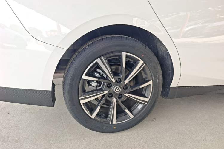 Used CHANGAN Eado 2025 Blue Whale 1.5T 500Bar Prestige Model
