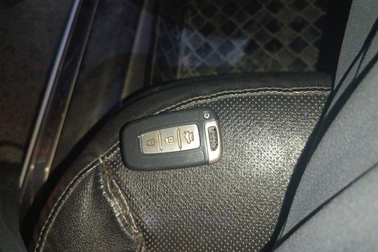 Used Hyundai Sonata 2013 2.4L Automatic Luxury Version China IV Standard