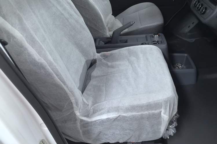 Used Wuling Yangguang 2024 300KM Comfort Version Passenger Van 75kW