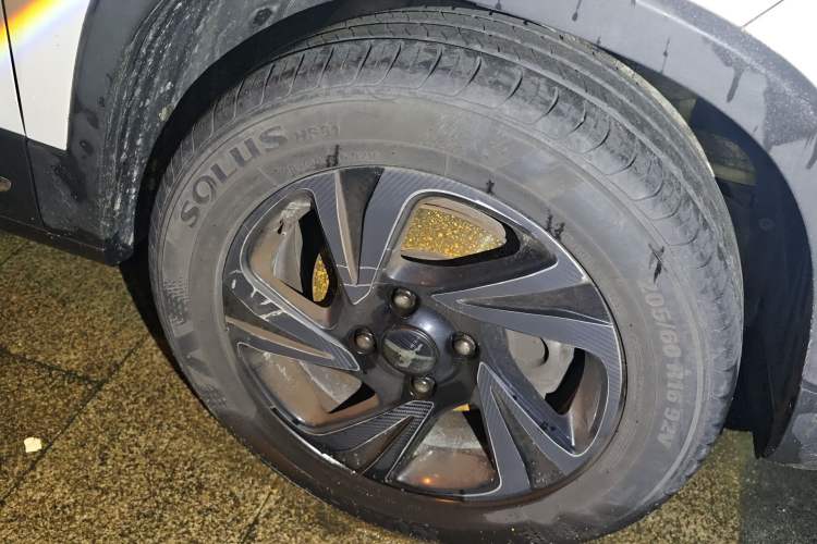 Used Baojun 510 2017 1.5L Manual Luxury Model Right Front Wheel Hub