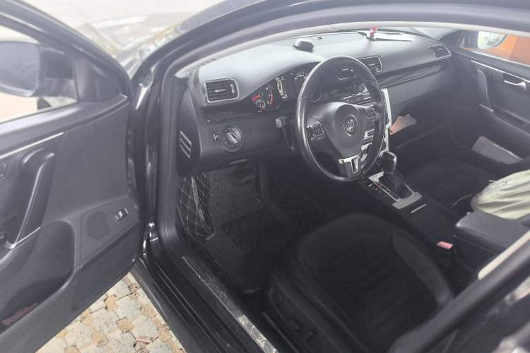 Used Volkswagen Magotan 2015 2.0 TSI Luxury Model
