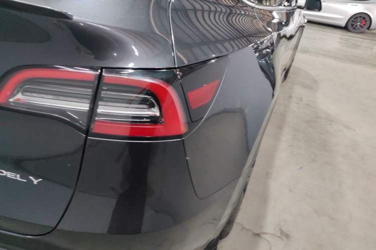 Used Tesla Model Y 2024 Long-Range All-Wheel-Drive Version