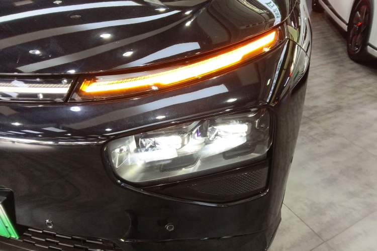 Used XPeng G9 2025 725 with Ultra-Long Range Max
