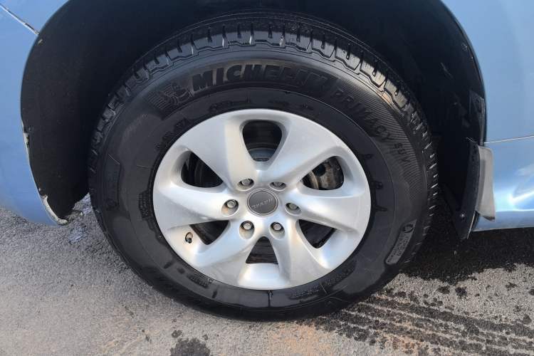 Used Haval H9 2015 2.0T Four-Wheel Drive Standard Model 7 Seats Left Front Wheel Hub